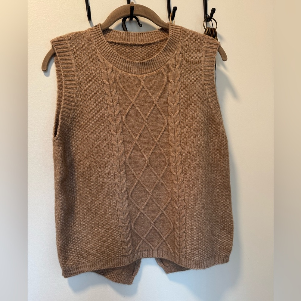 Cable Knit Sleeveless Sweater - Tan